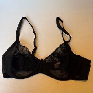 Victoria's Secret Black Lace Underwire Bra No padding Size 36C